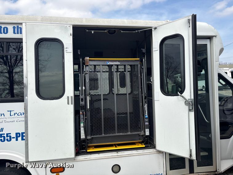 image for item EV2793 2018 Ford Transit shuttle bus