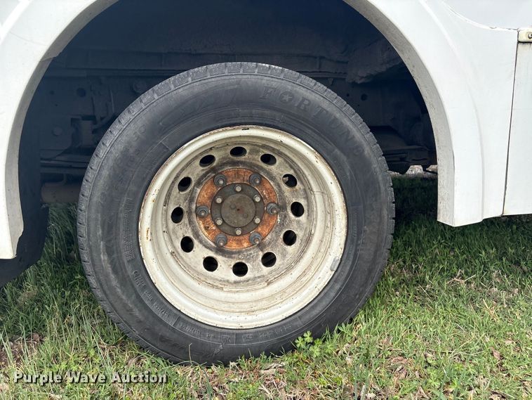 image for item EV2793 2018 Ford Transit shuttle bus