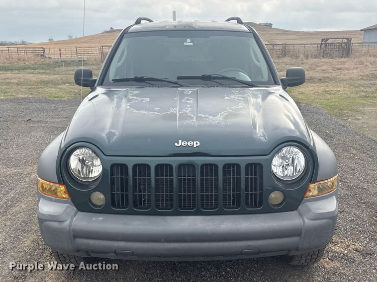 image for item EV2826 2005 Jeep Liberty SUV