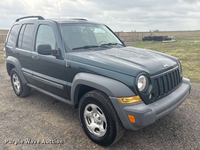 image for item EV2826 2005 Jeep Liberty SUV