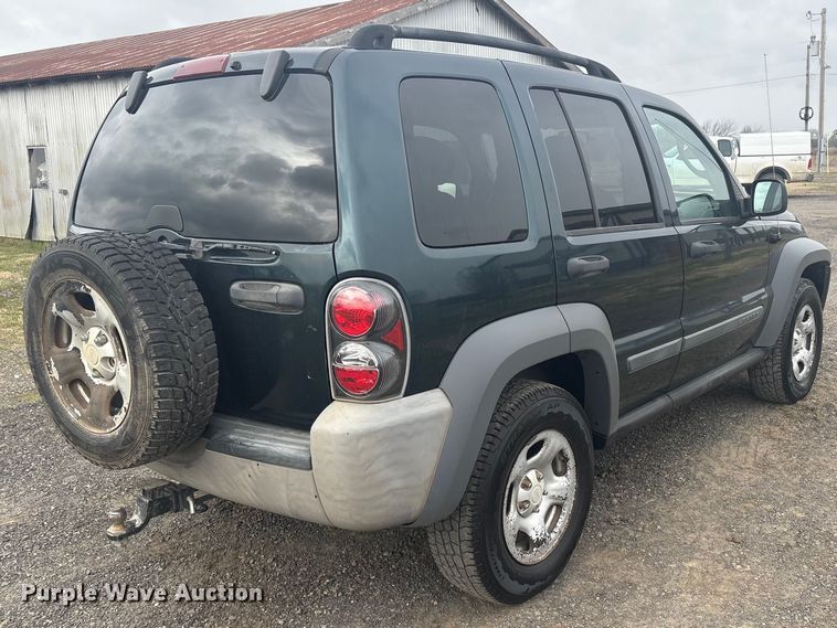 image for item EV2826 2005 Jeep Liberty SUV