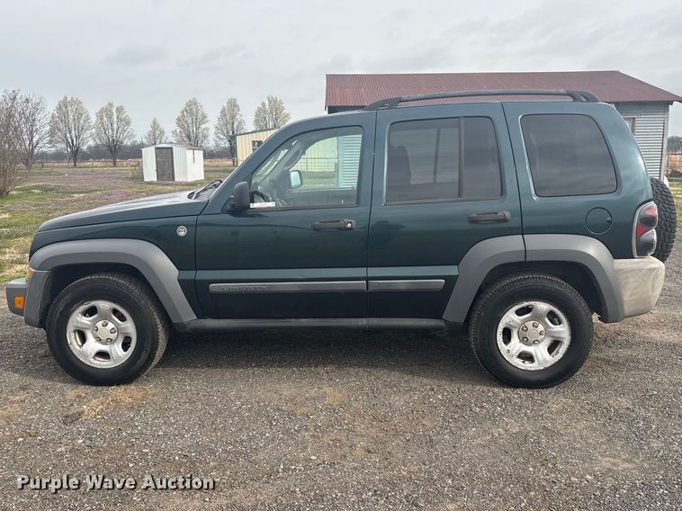 image for item EV2826 2005 Jeep Liberty SUV