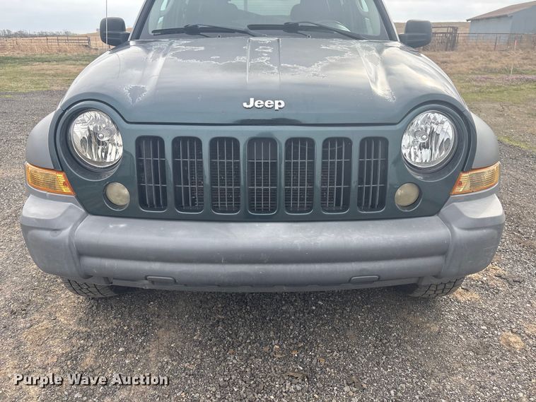 image for item EV2826 2005 Jeep Liberty SUV