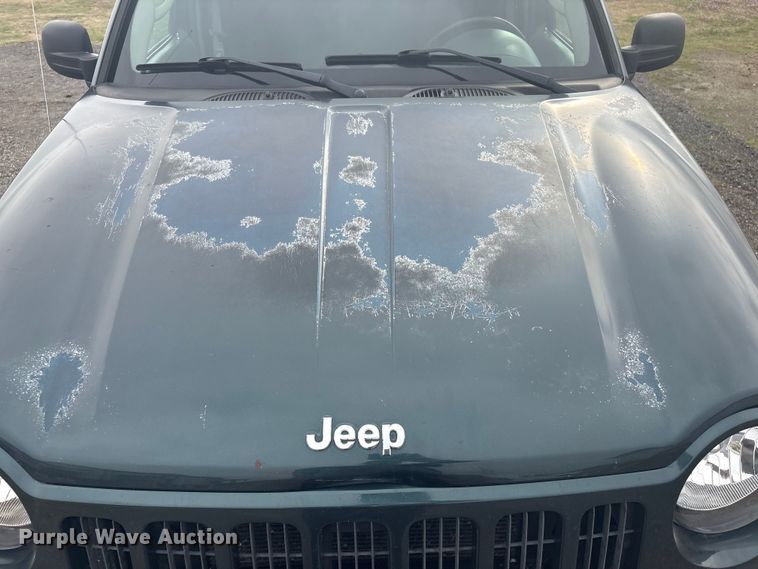 image for item EV2826 2005 Jeep Liberty SUV