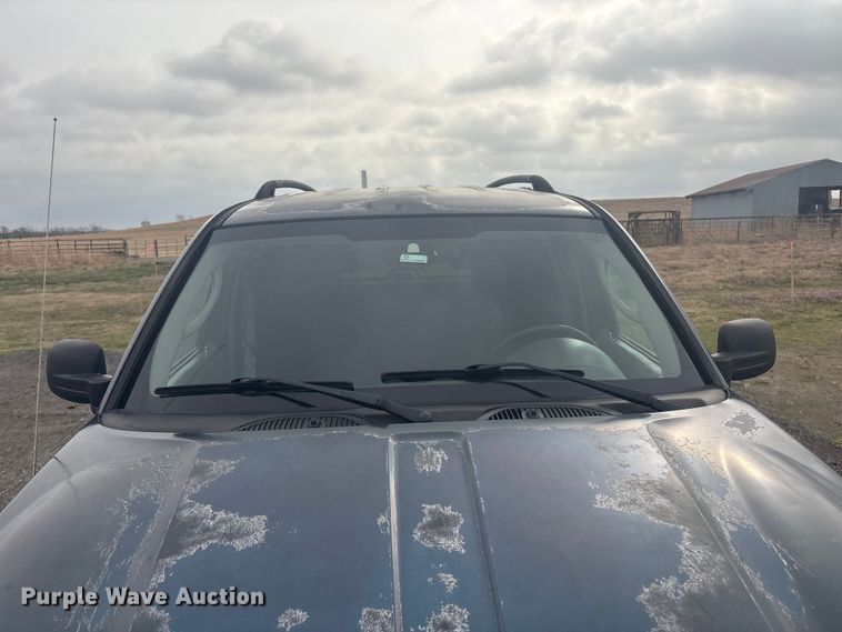 image for item EV2826 2005 Jeep Liberty SUV