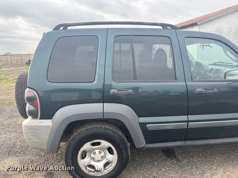 image for item EV2826 2005 Jeep Liberty SUV