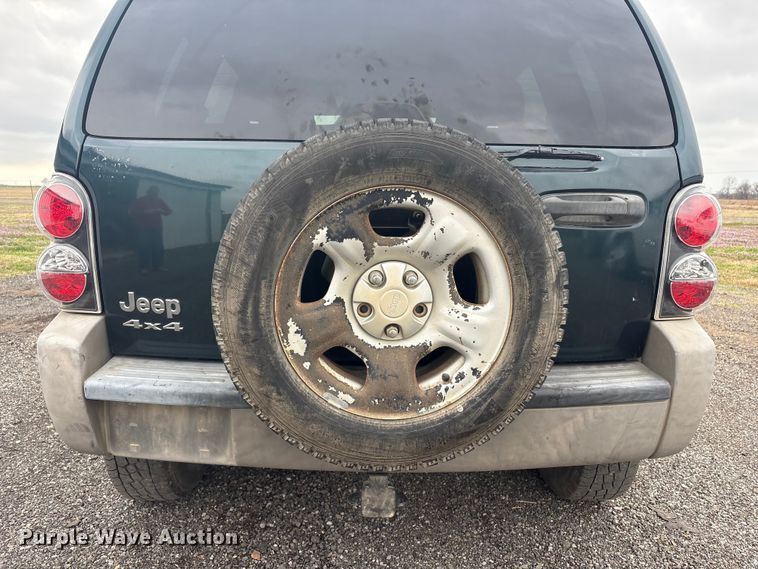 image for item EV2826 2005 Jeep Liberty SUV