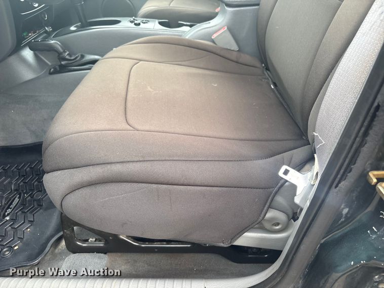 image for item EV2826 2005 Jeep Liberty SUV