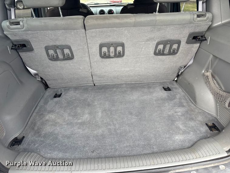 image for item EV2826 2005 Jeep Liberty SUV