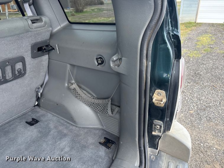 image for item EV2826 2005 Jeep Liberty SUV