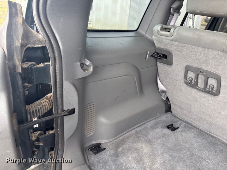 image for item EV2826 2005 Jeep Liberty SUV