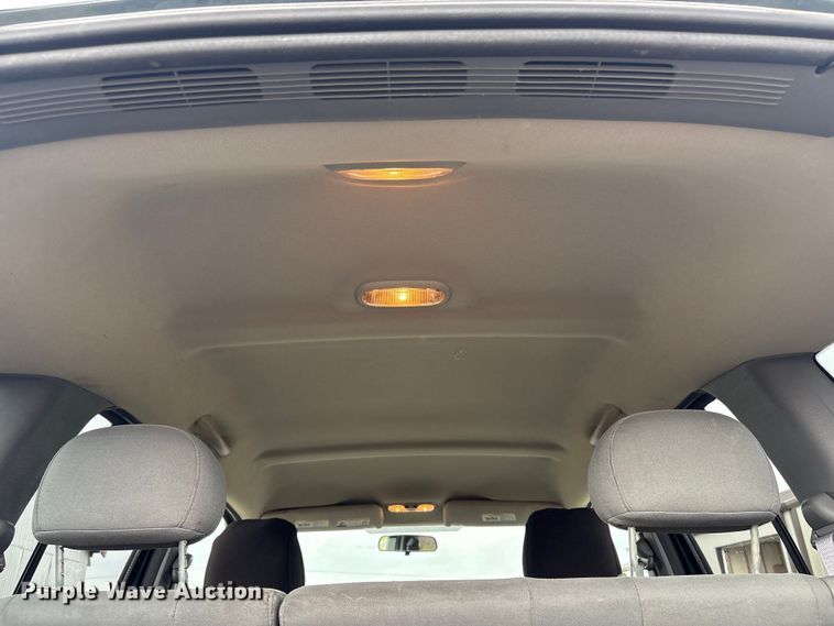 image for item EV2826 2005 Jeep Liberty SUV