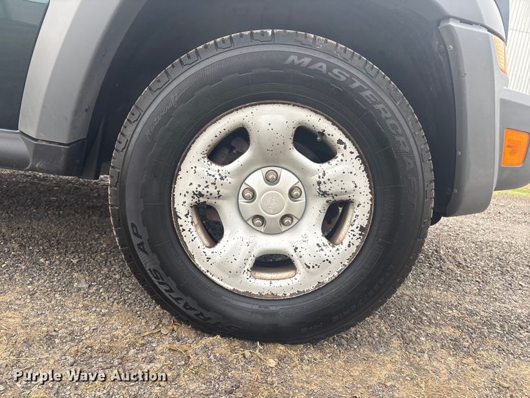 image for item EV2826 2005 Jeep Liberty SUV