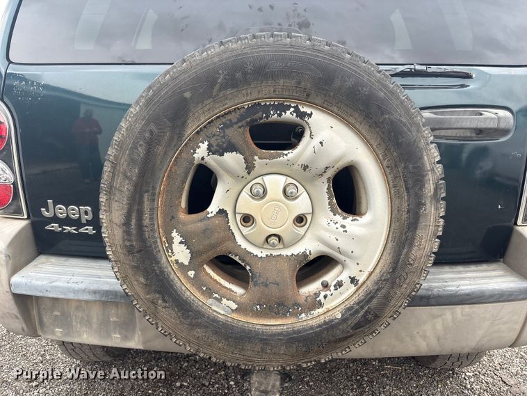 image for item EV2826 2005 Jeep Liberty SUV