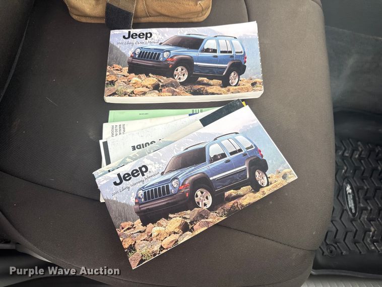 image for item EV2826 2005 Jeep Liberty SUV