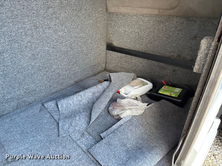 image for item EV3005 2000 International 3400 transit bus