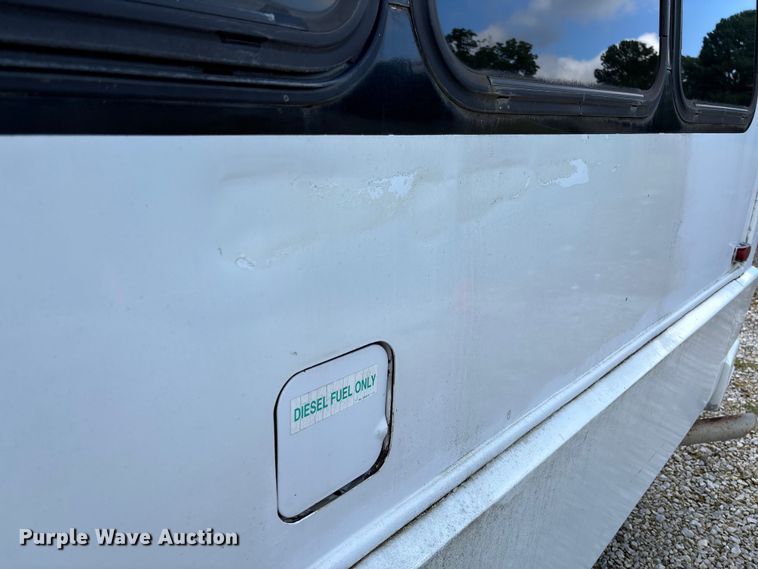 image for item EV3005 2000 International 3400 transit bus