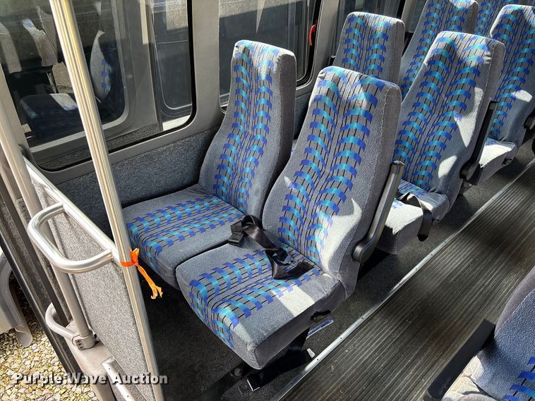 image for item EV3005 2000 International 3400 transit bus