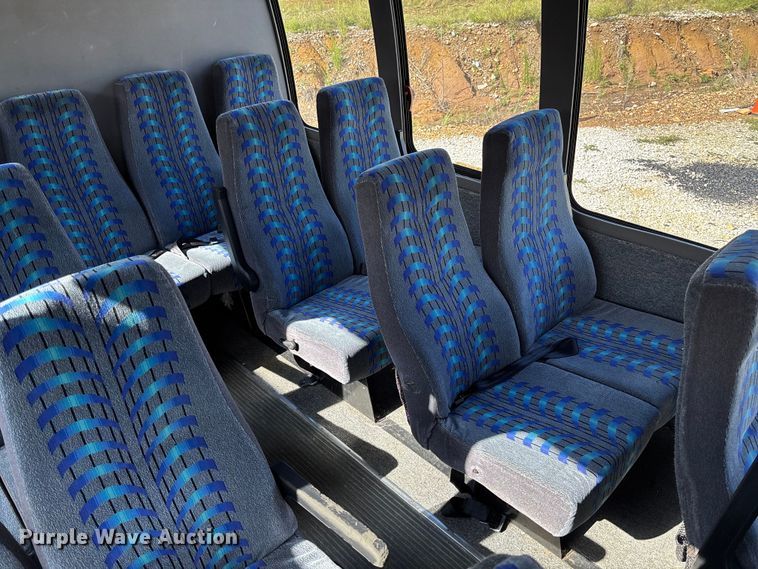 image for item EV3005 2000 International 3400 transit bus