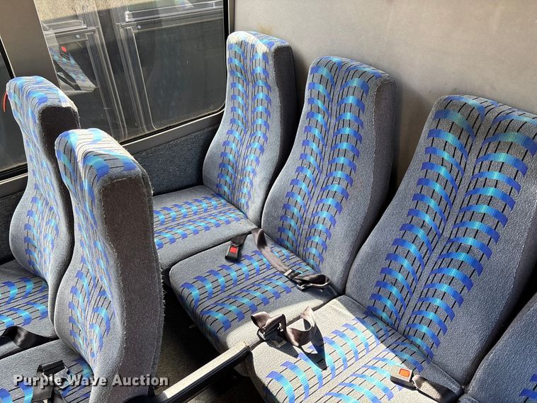 image for item EV3005 2000 International 3400 transit bus