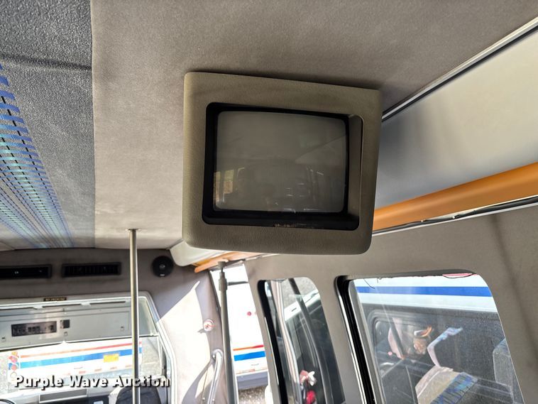 image for item EV3005 2000 International 3400 transit bus