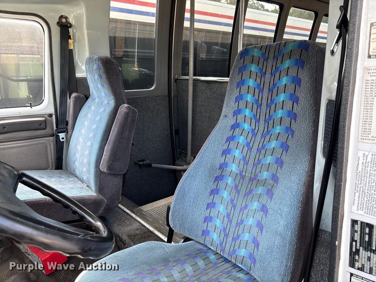 image for item EV3005 2000 International 3400 transit bus