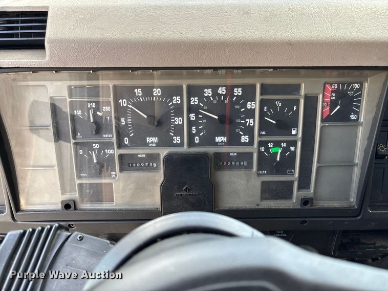 image for item EV3005 2000 International 3400 transit bus