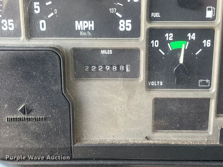 image for item EV3005 2000 International 3400 transit bus