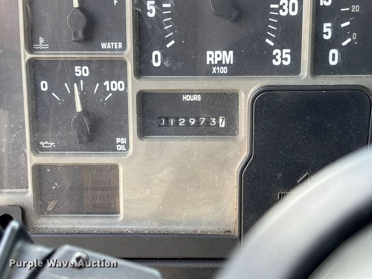 image for item EV3005 2000 International 3400 transit bus