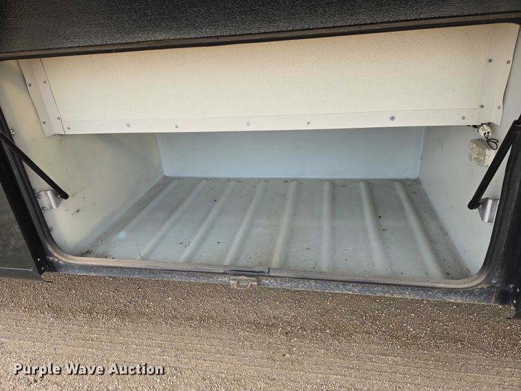 image for item EV5528 1999 Freightliner X RV