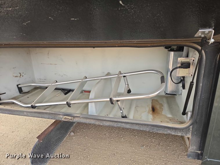 image for item EV5528 1999 Freightliner X RV