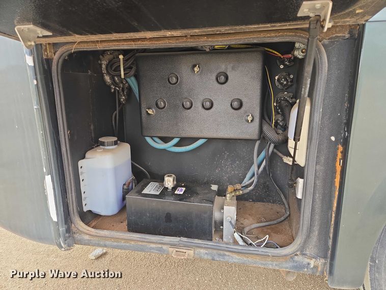 image for item EV5528 1999 Freightliner X RV