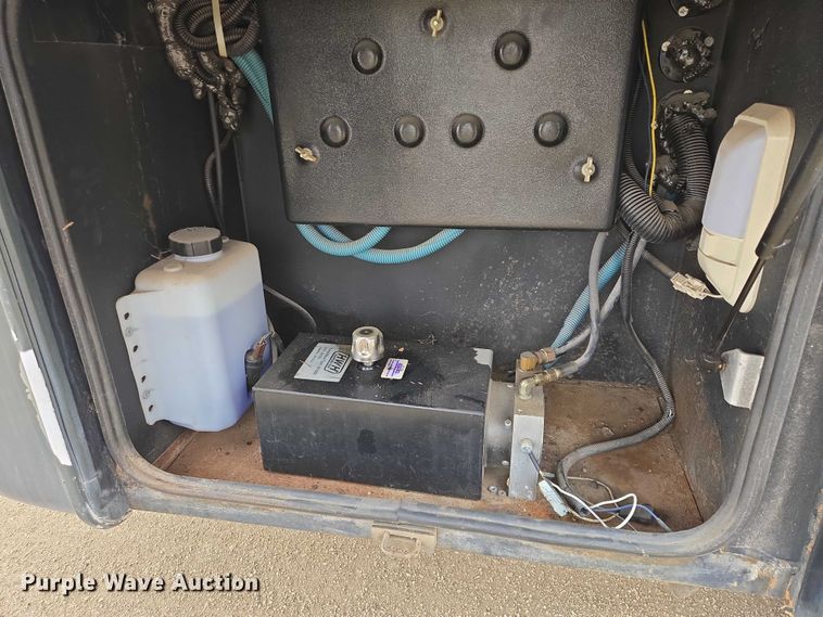 image for item EV5528 1999 Freightliner X RV