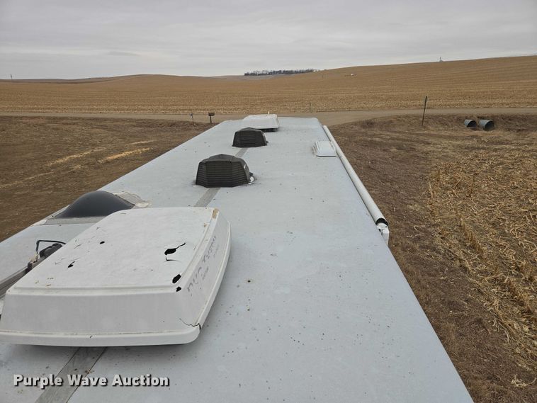 image for item EV5528 1999 Freightliner X RV