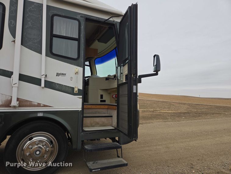 image for item EV5528 1999 Freightliner X RV