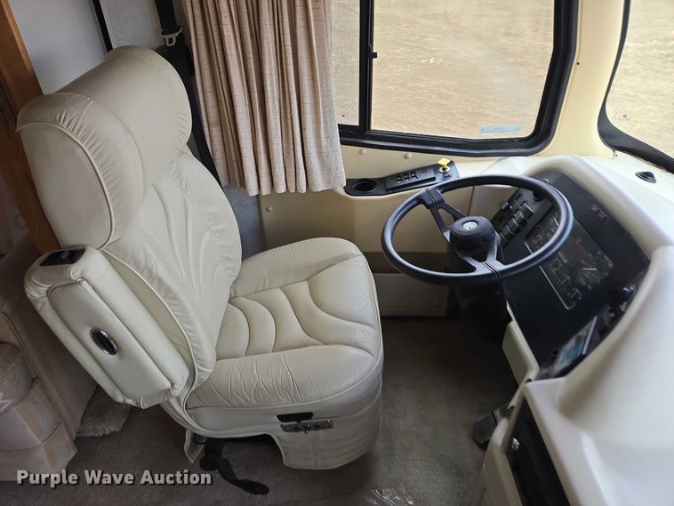 image for item EV5528 1999 Freightliner X RV