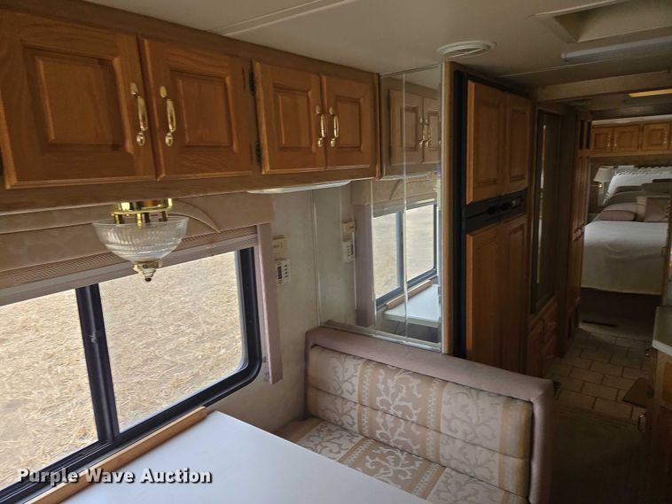 image for item EV5528 1999 Freightliner X RV