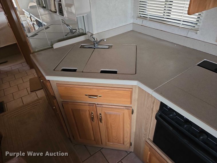 image for item EV5528 1999 Freightliner X RV