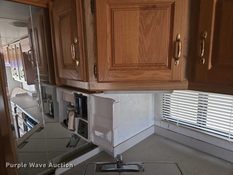 image for item EV5528 1999 Freightliner X RV