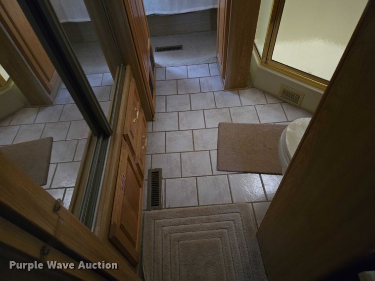 image for item EV5528 1999 Freightliner X RV