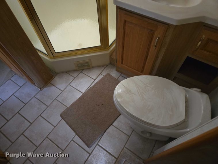 image for item EV5528 1999 Freightliner X RV