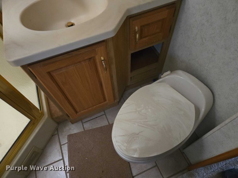 image for item EV5528 1999 Freightliner X RV