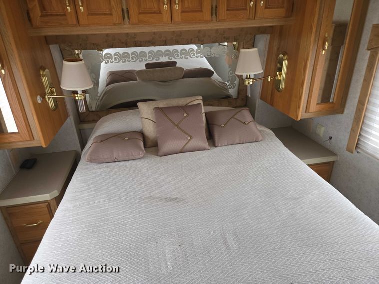 image for item EV5528 1999 Freightliner X RV