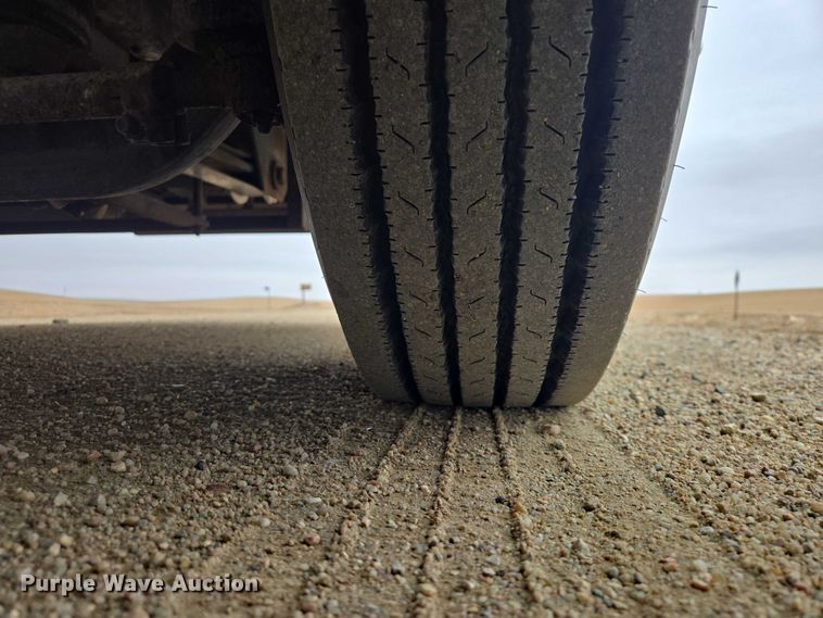 image for item EV5528 1999 Freightliner X RV