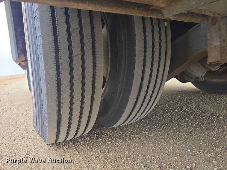 image for item EV5528 1999 Freightliner X RV