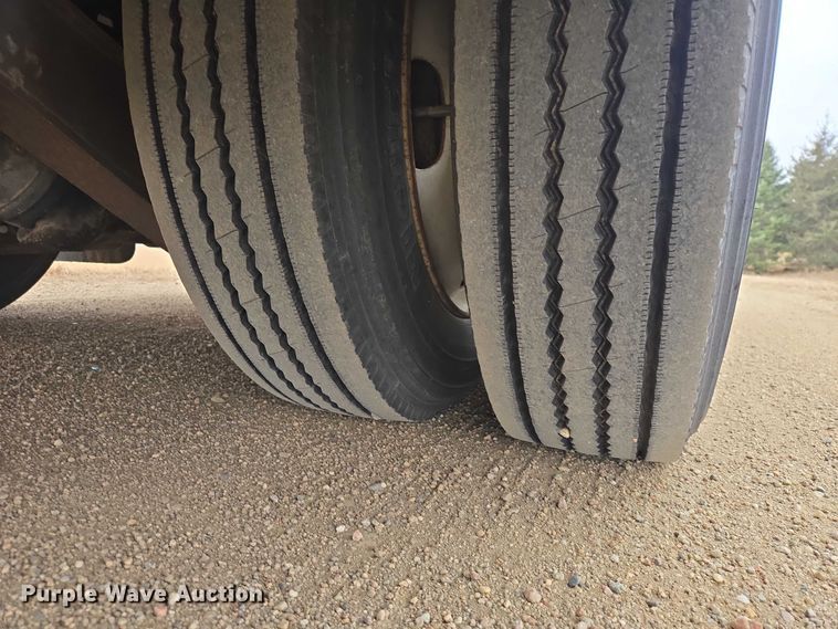 image for item EV5528 1999 Freightliner X RV