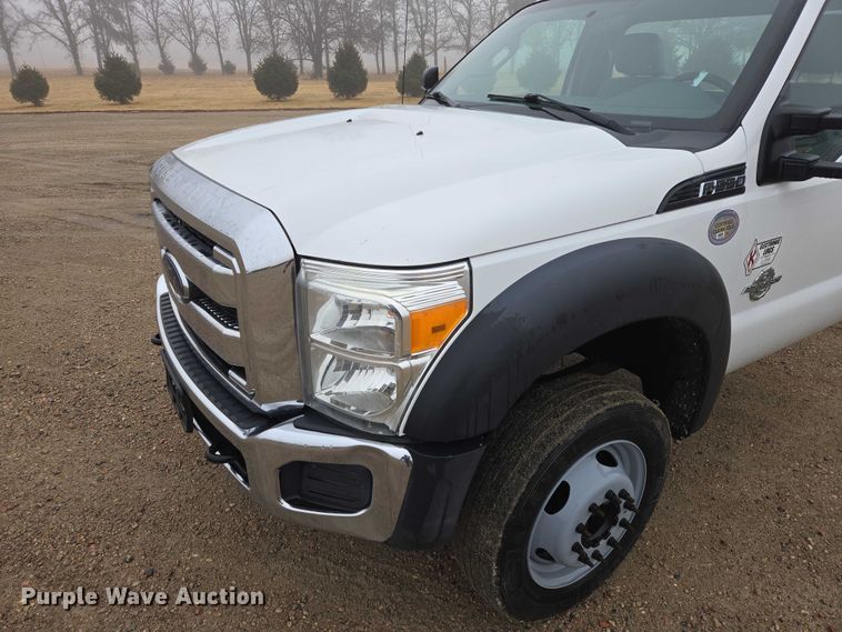 image for item EV5556 2016 Ford F550 Super Duty XL truck cab and chassis