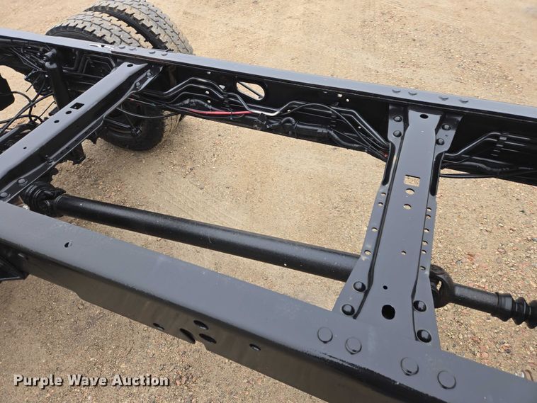 image for item EV5556 2016 Ford F550 Super Duty XL truck cab and chassis