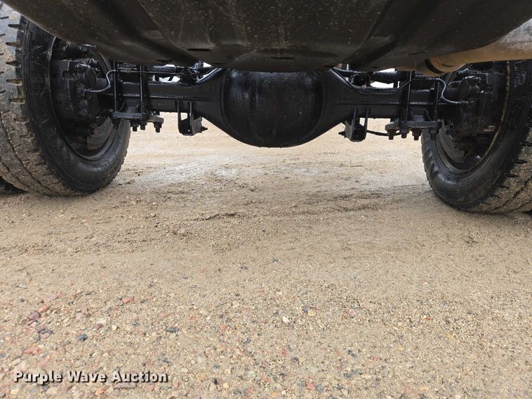 image for item EV5556 2016 Ford F550 Super Duty XL truck cab and chassis