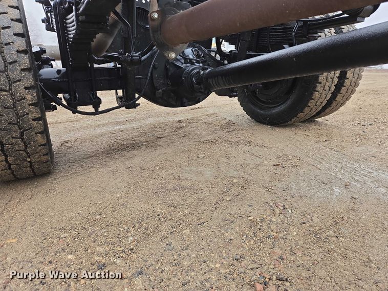 image for item EV5556 2016 Ford F550 Super Duty XL truck cab and chassis